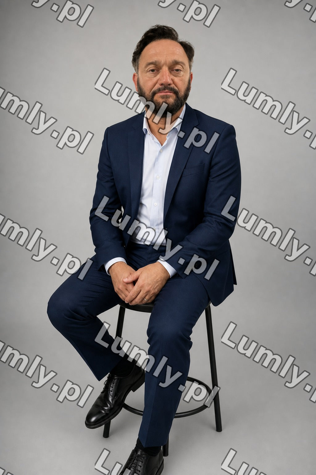 AI linkedin-headshot for Karykatura - 21996140
